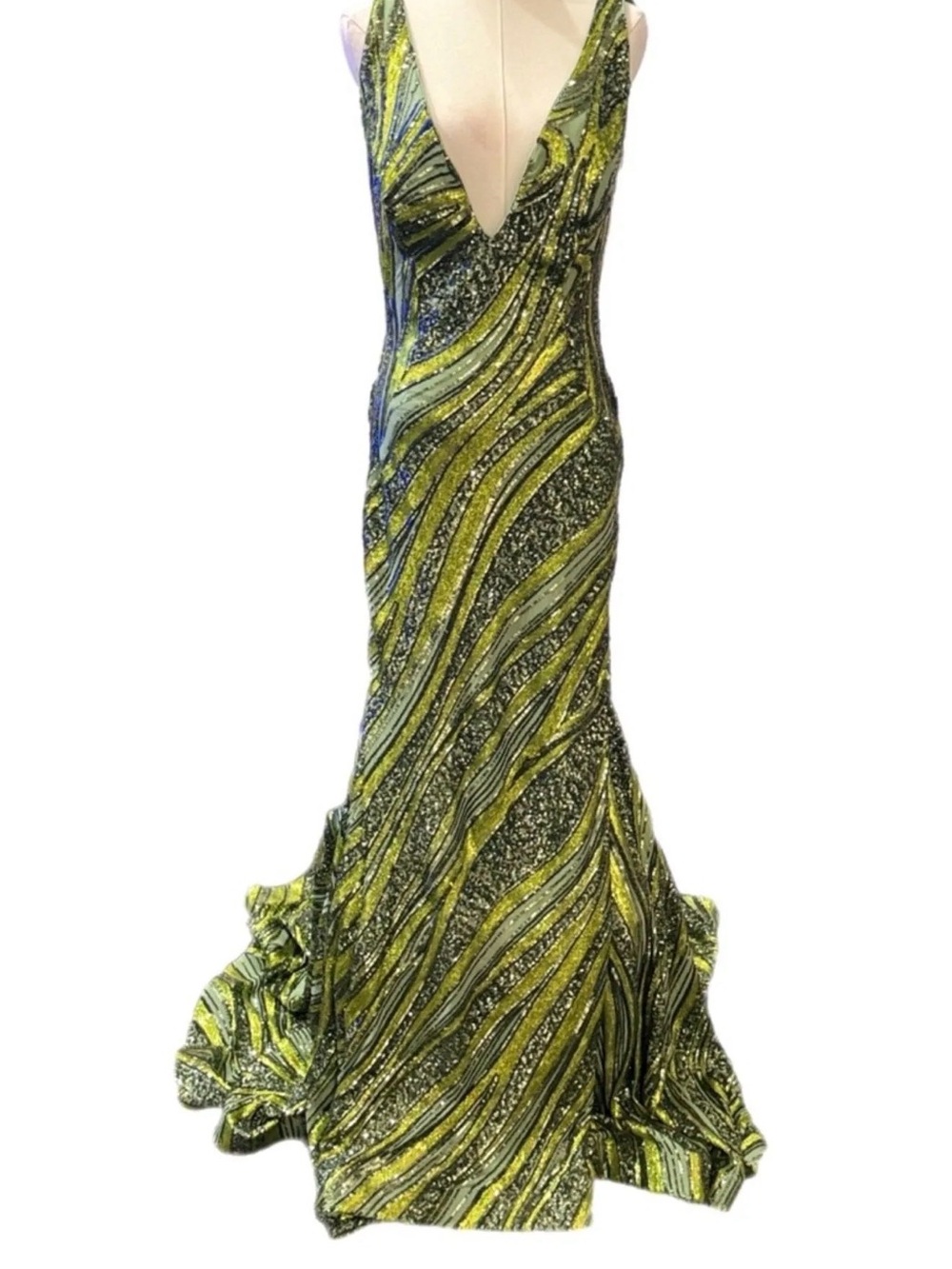 NWT Very Rare Jovani Olive/Lime Green Sequin Deep V-Neck Mermaid Gown Size 14 - Picture 5 of 11